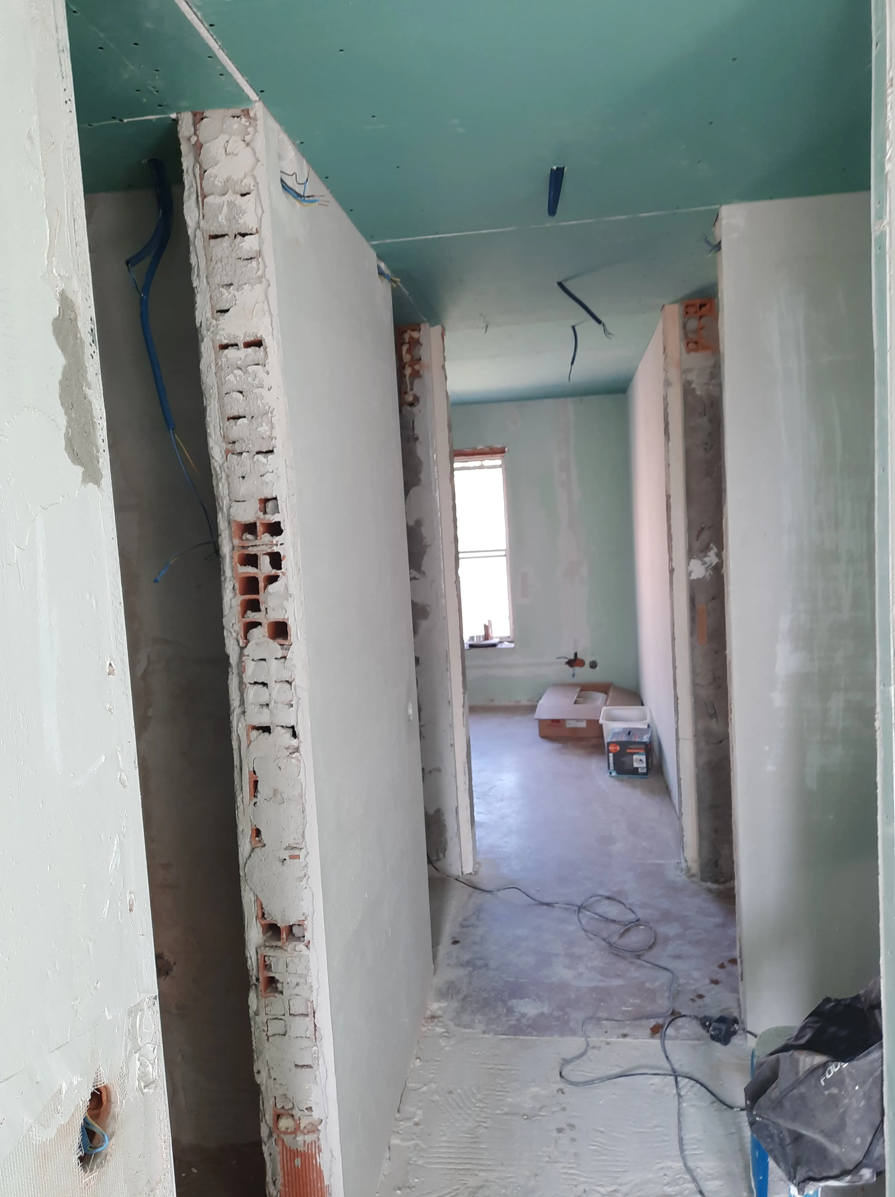 Instalação e pintura de portas